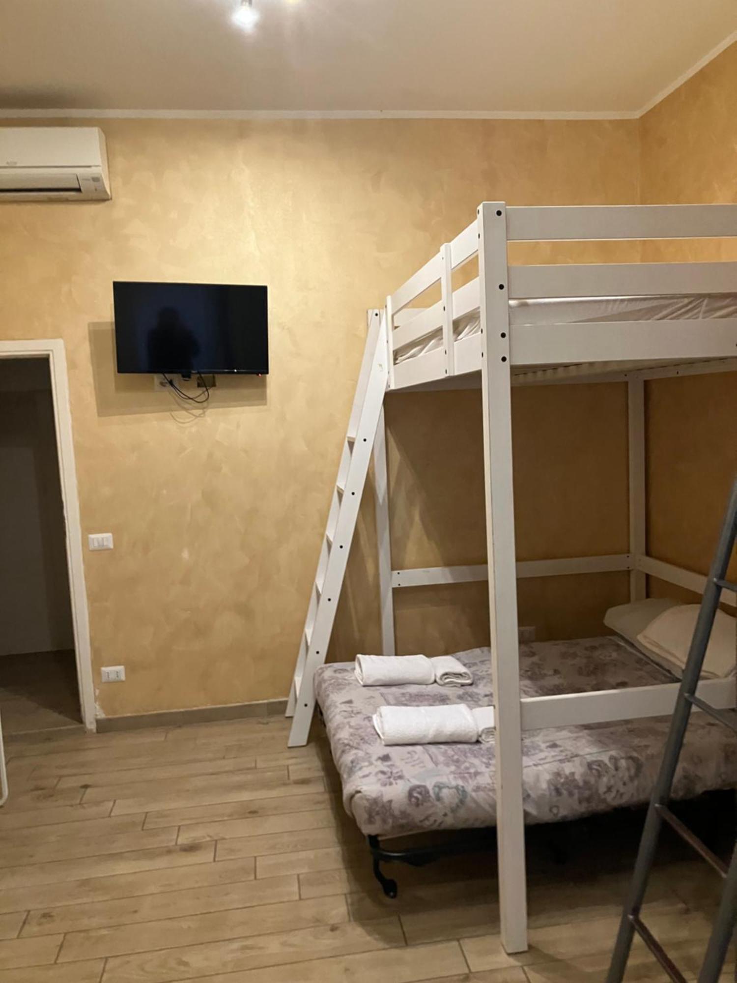 Monolocale Piano Terra Mq 30 Via Ciclamini Apartamento Roma